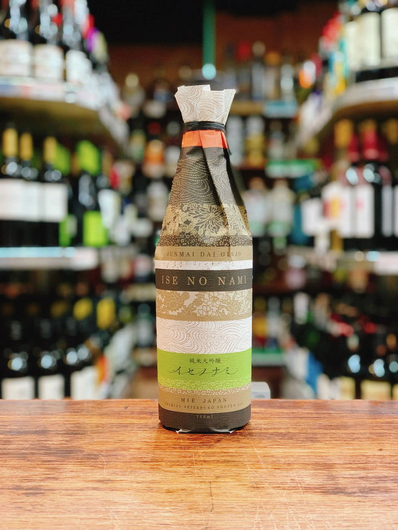 자쿠 준마이다이긴죠 이세노나미 750ml
